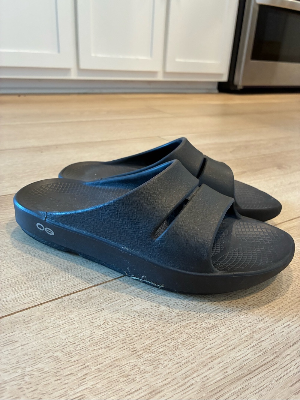 OOFOS OOahh Slide Black Slip On Recovery Shoe Size 6 Women’s